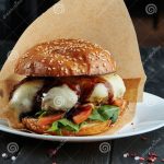 hamburguesa-jugosa-y-apetitosa
